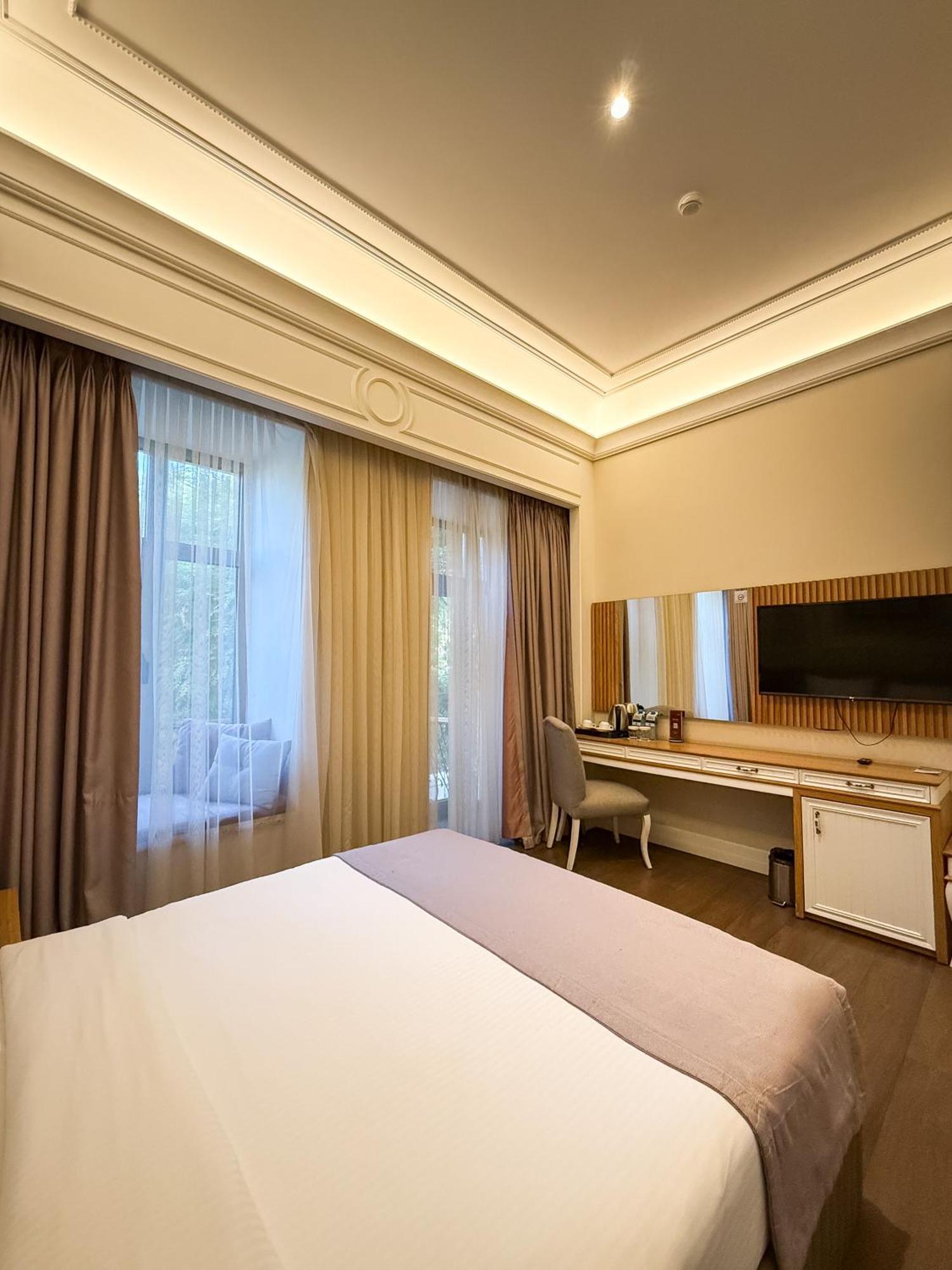 Theatrum 5*