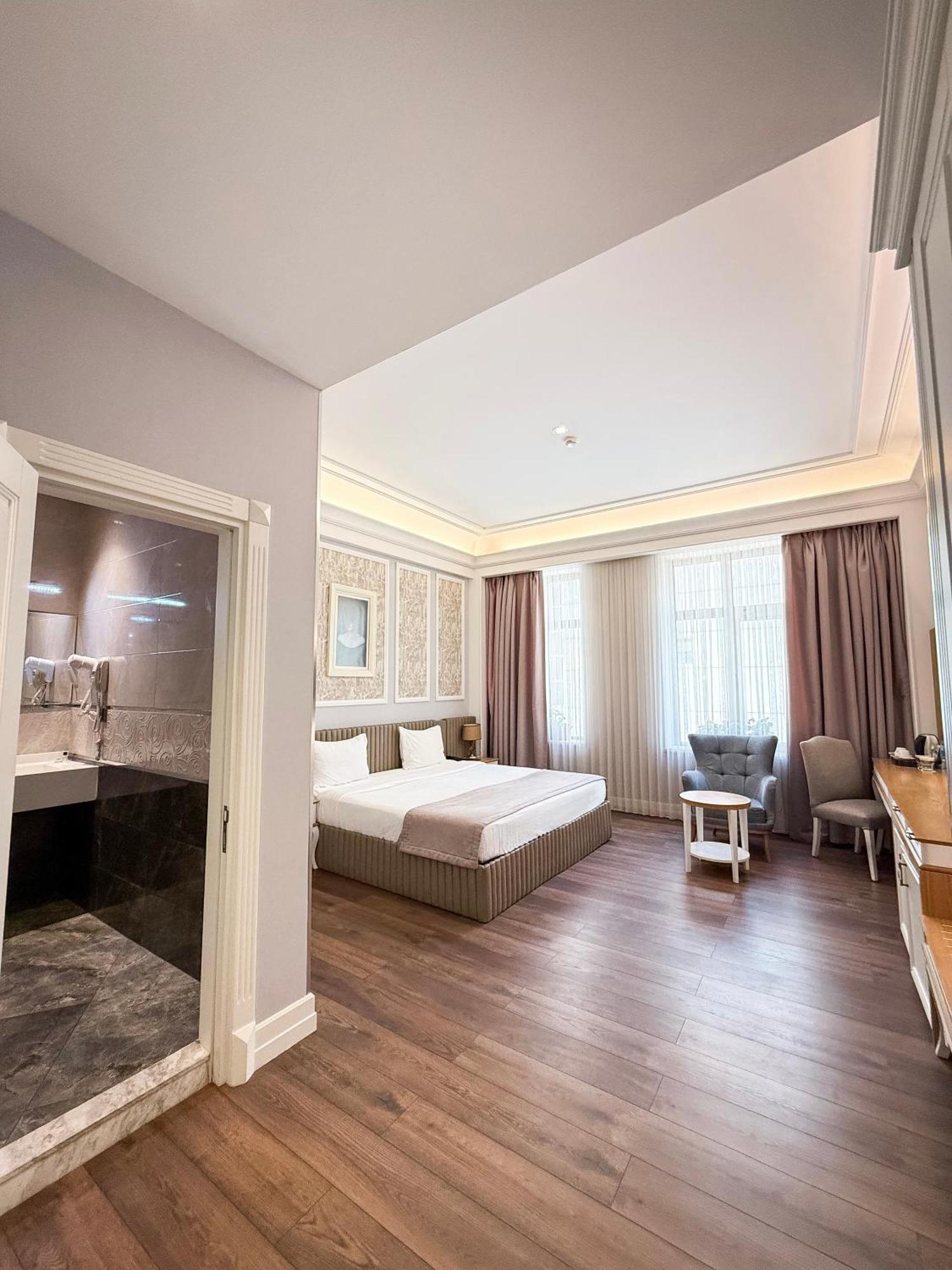 Theatrum Hotel